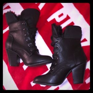 Size 8 black dress boot w faux fur inside